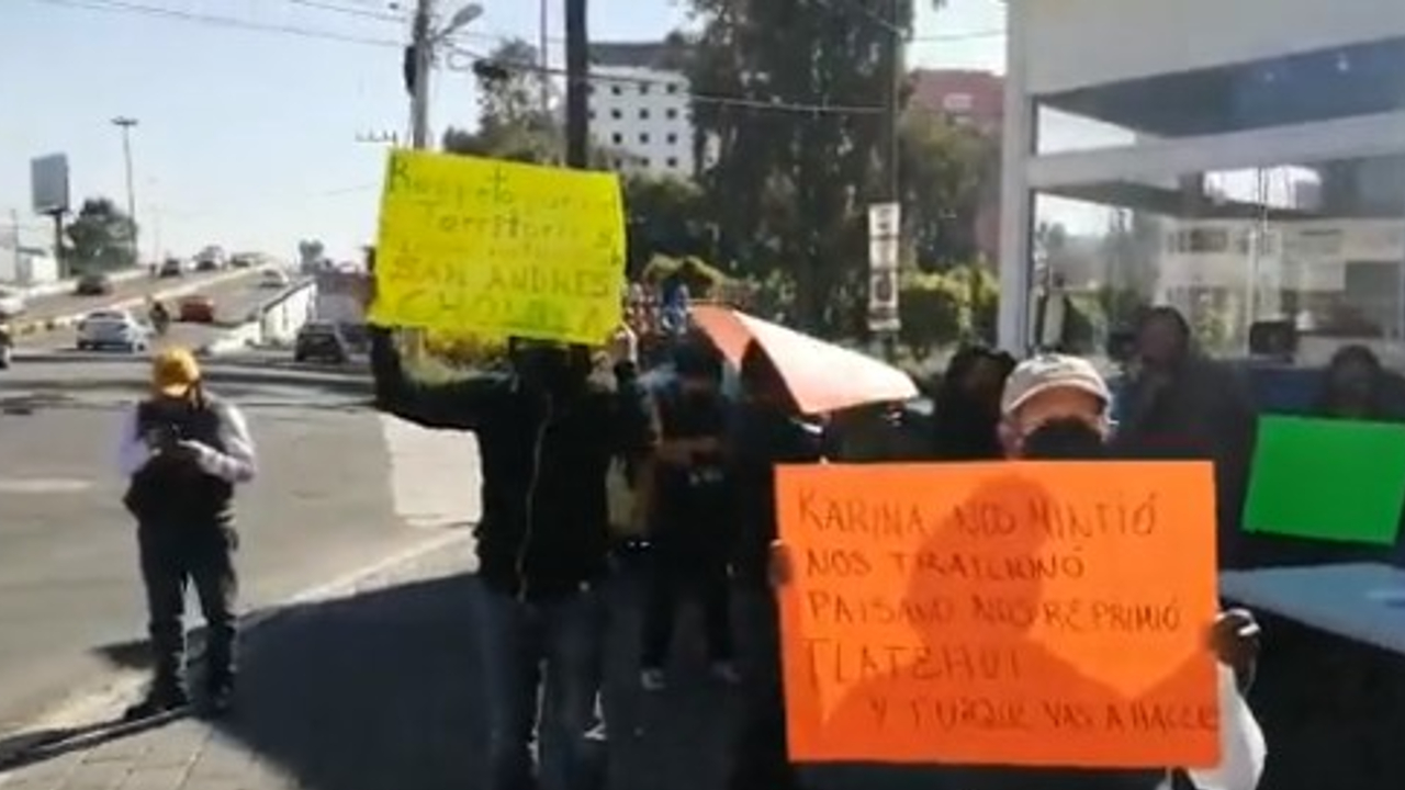 Manifestantes de San Andrés Cholula se manifestaron en contra de las presuntas expropiaciones de sus “tierras” 
