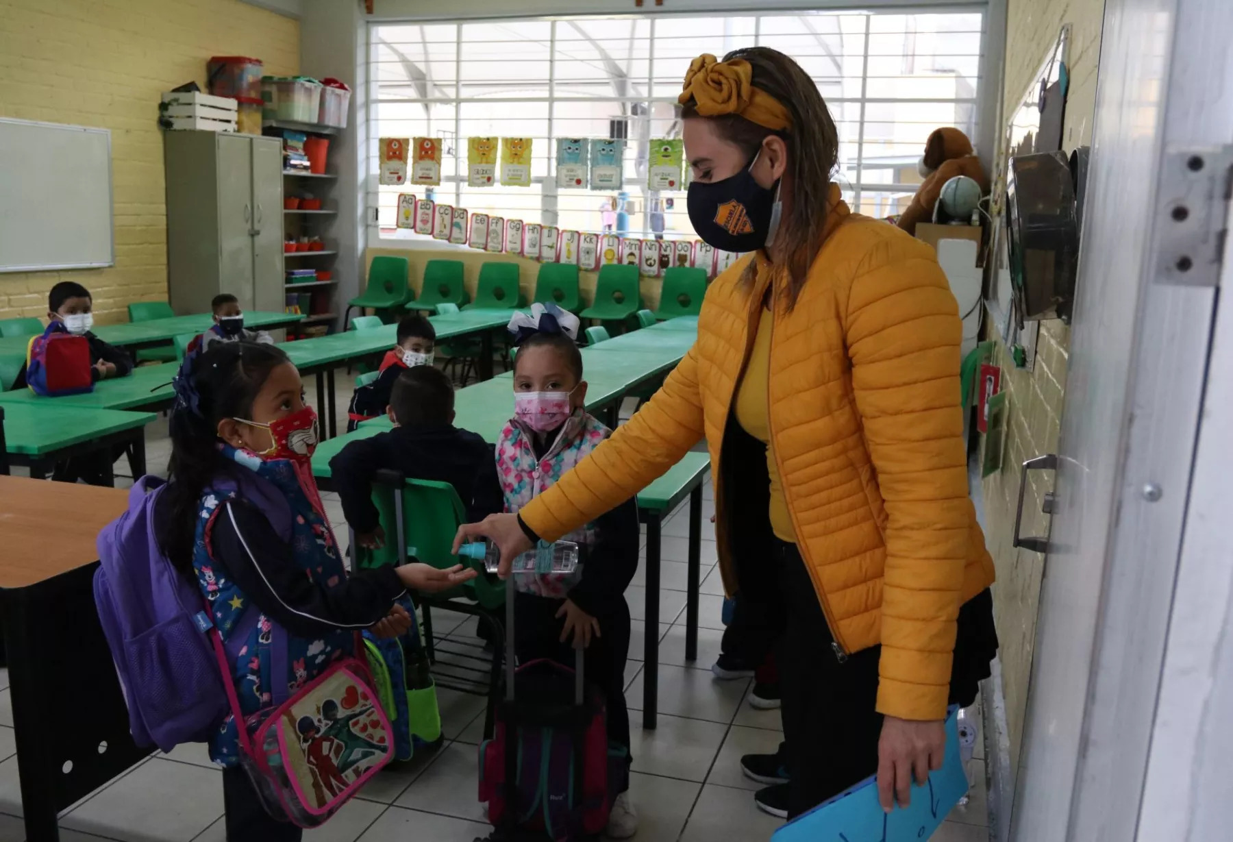 Pese a apertura total en Puebla, clases se mantendrán en sistema híbrido: SEP