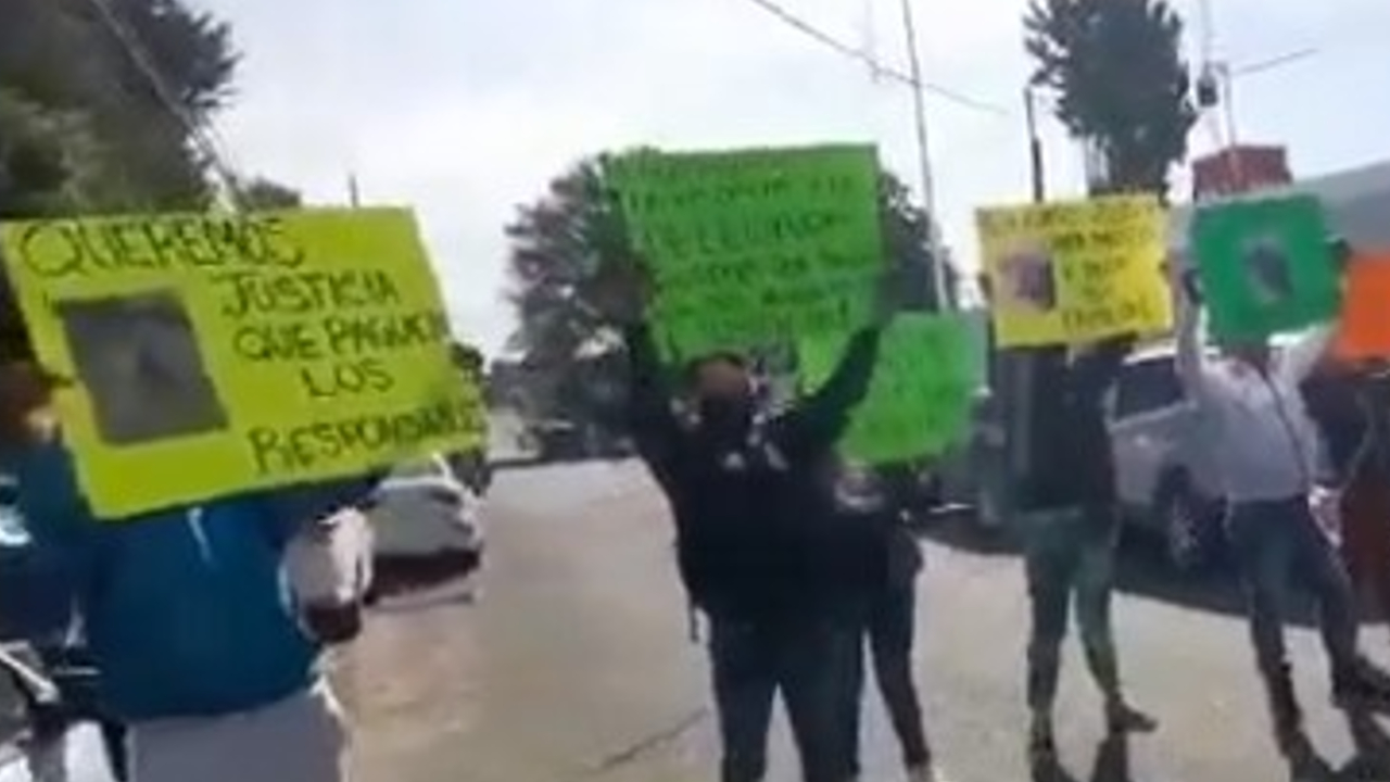 Manifestantes exigieron justicia tras la muerte de dos personas dentro de las inmediaciones de la FGR