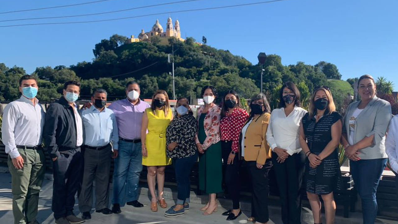 Paola Angón mantuvo una reunión con los nuevos integrantes del Cabildo de San Pedro Cholula 