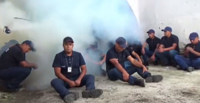 "A palos y con gas lacrimogeno",; Así es el entrenamiento de la policía de Tlaxcala