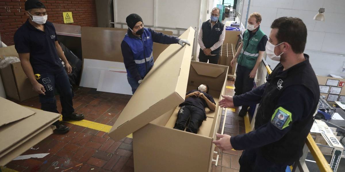 En esto consiste la terapia con ataúdes que ha causado furor en redes