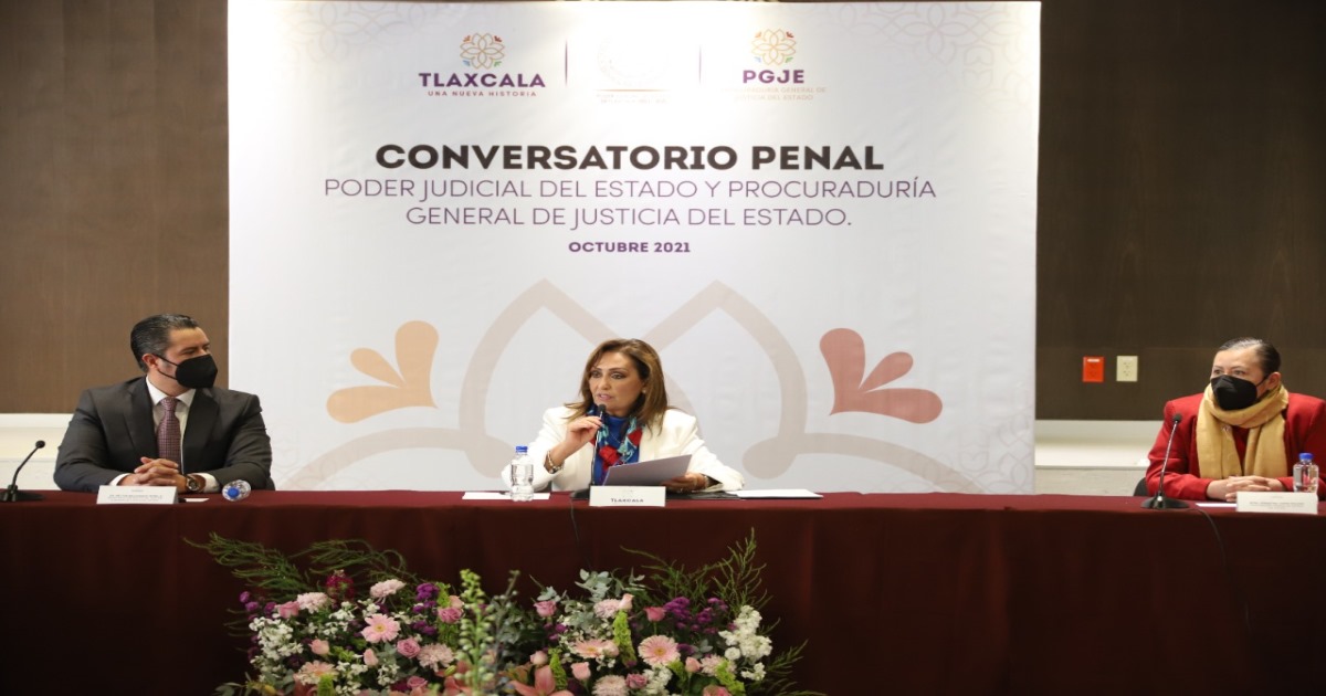 Inauguró Lorena Cuéllar primer conversatorio penal entre el TSJE y la PGJE