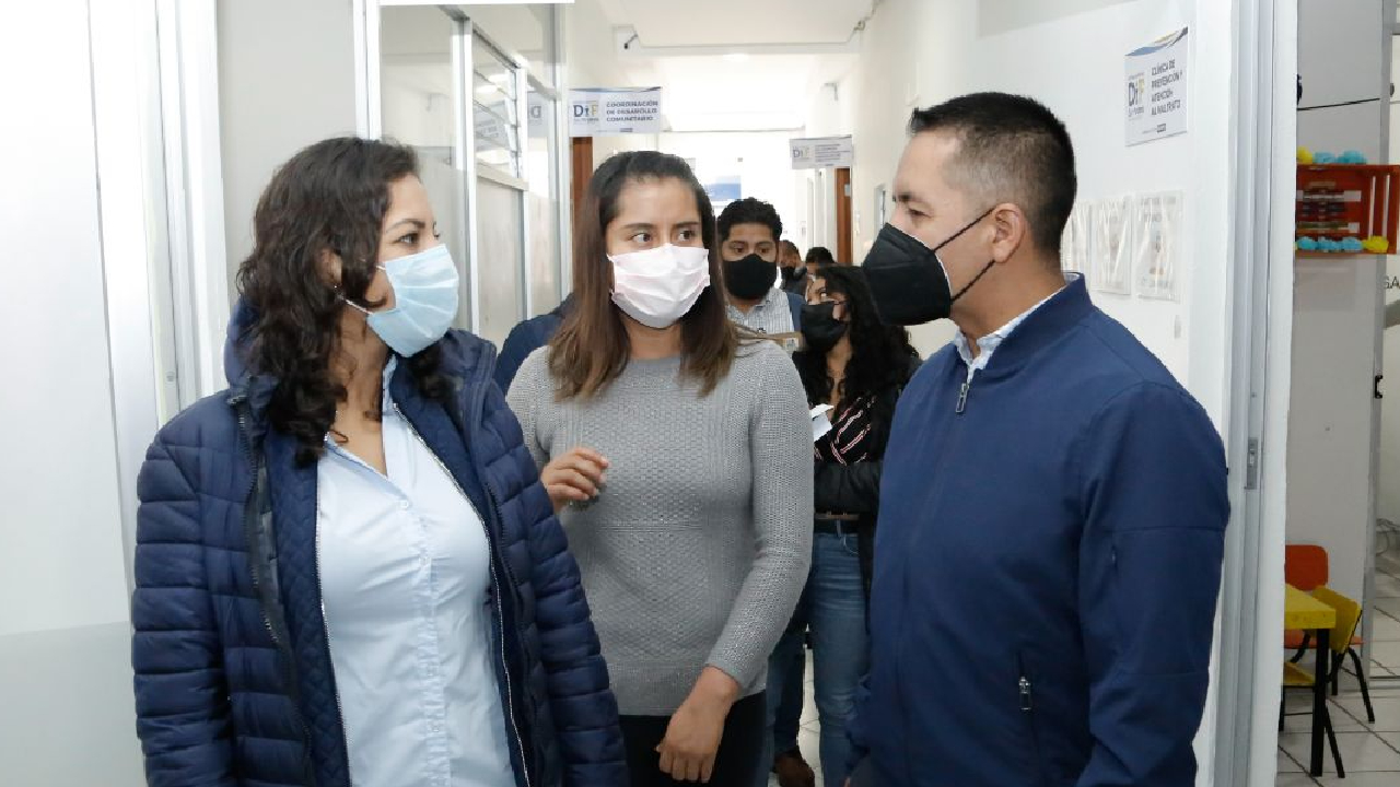 Edmundo Tlatehui recorrió las instalaciones del DIF Municipal de San Andrés Cholula 