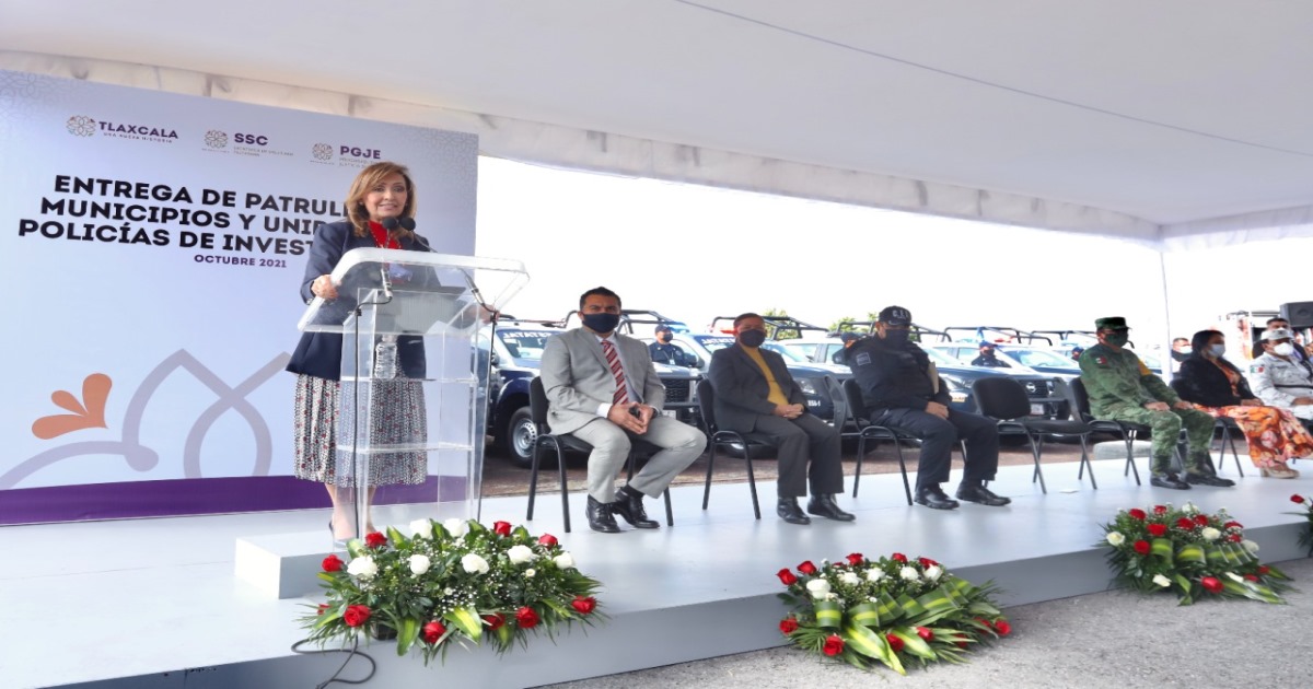 Lorena Cuéllar refuerza la seguridad para el Estado; entregó más de 100 patrullas y unidades a la SSC, municipios y PGJE