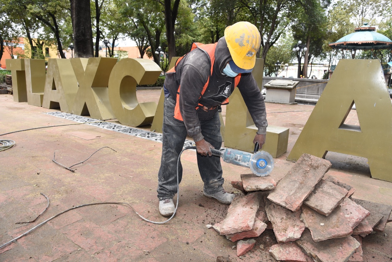 Verifica Jorge Corichi obras de remodelación del Centro Histórico de Tlaxcala