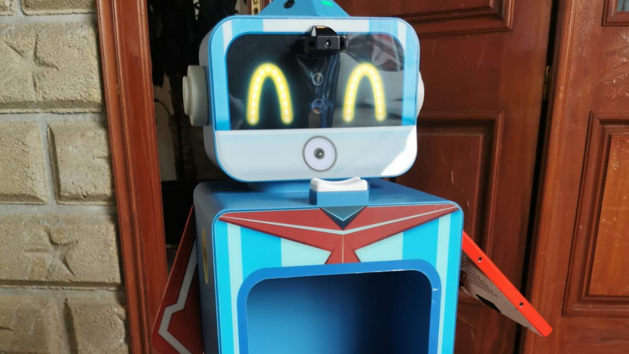 Escuela de San pedro Cholula hace uso “Robot” para detectar posibles casos de COVID 
