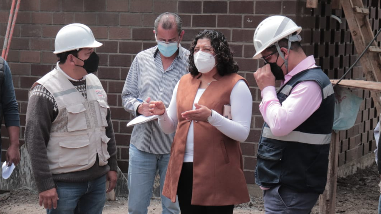 Karina Pérez Popoca supervisó los avances del Albergue del Hospital General de Cholula 
