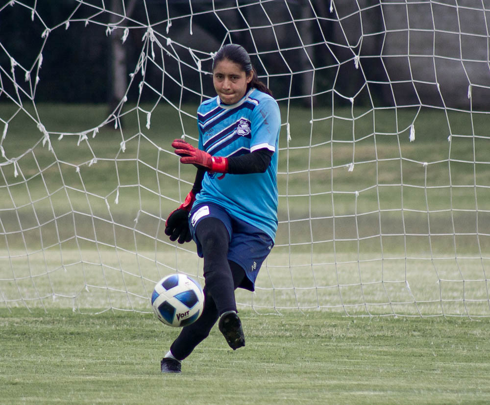 Brissa Rangel, la profesora que defiende la portería del Puebla  