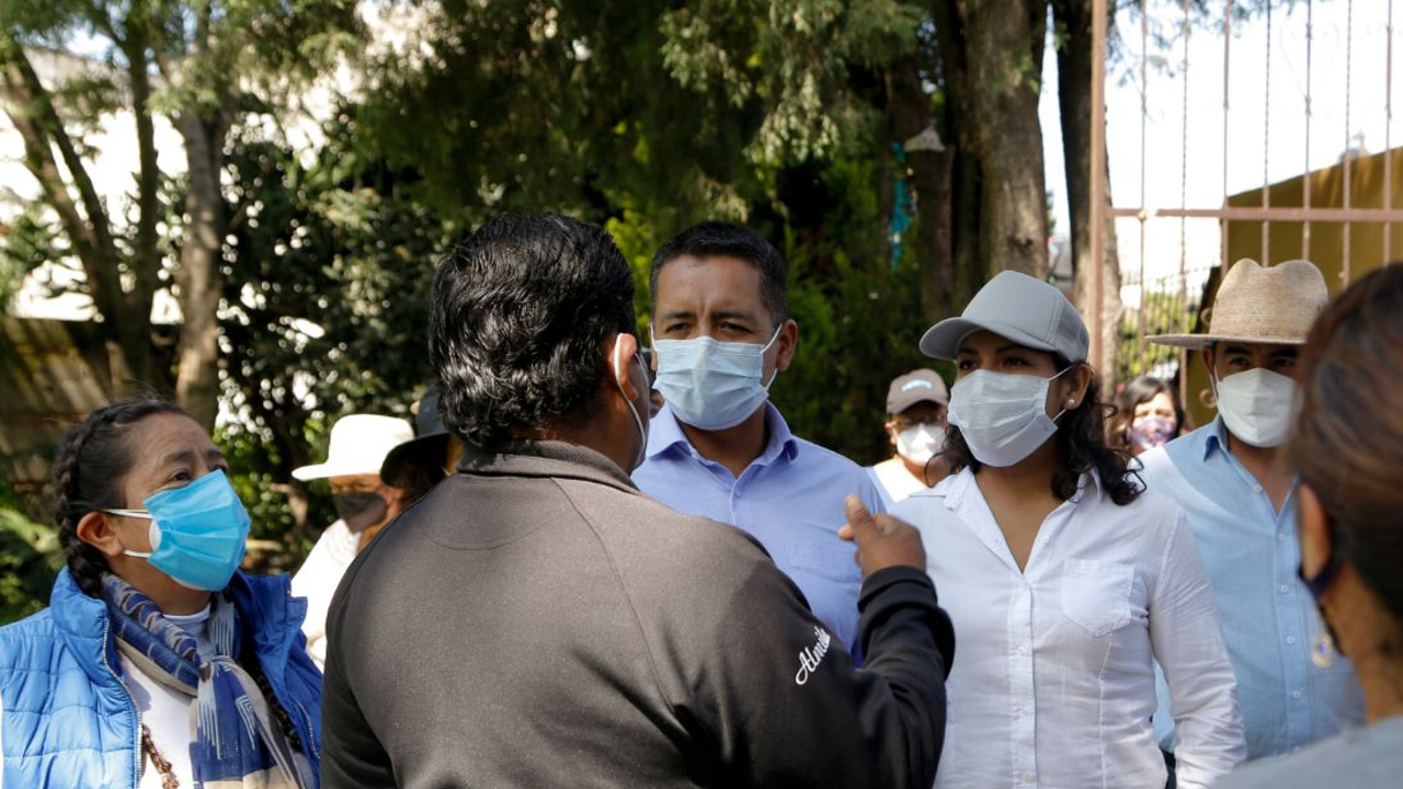Edmundo Tlatehui inició con sus caminatas de agradecimiento por las calles de San Andrés Cholula 