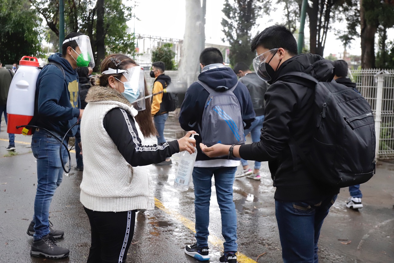 Alumnos positivos a covid-19 en Puebla presentaron congestión nasal como principal síntoma