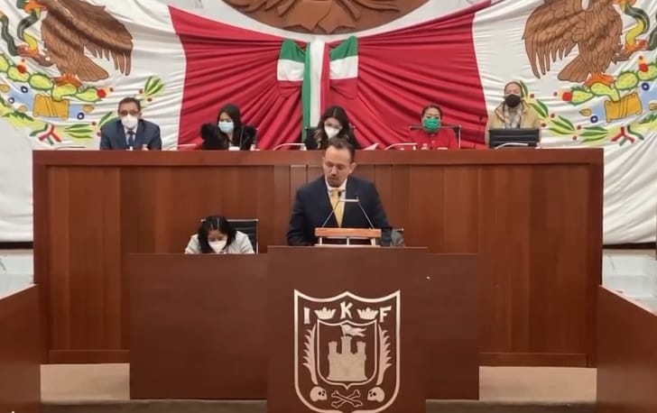 Diputados del PRD dan voto de confianza a Lorena Cuéllar