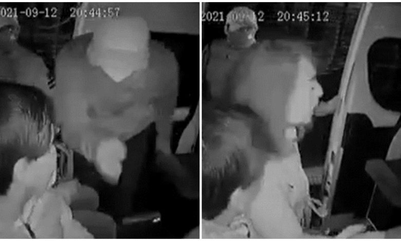 Mujer frustra asalto, empuja a ladrón y lo tira de una combi en movimiento (Video)