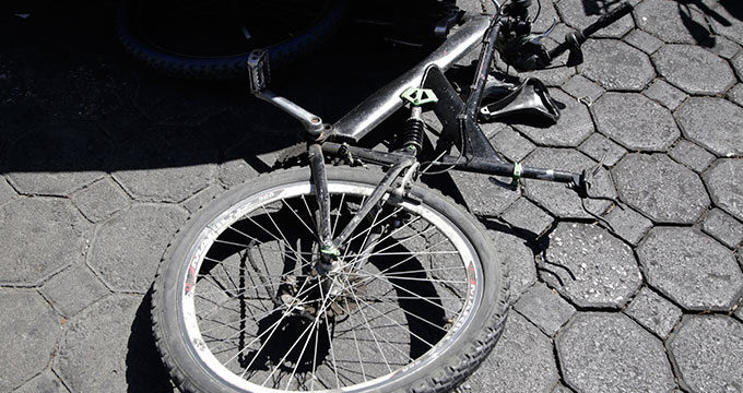 Hombre en supuesto estado de ebriedad arrolla padre e hijo en Cholula dejándolos heridos (VIDEO)