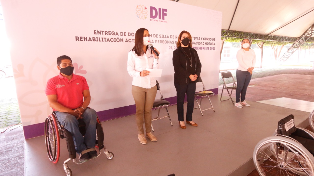 SEDIF entrega sillas de ruedas activas