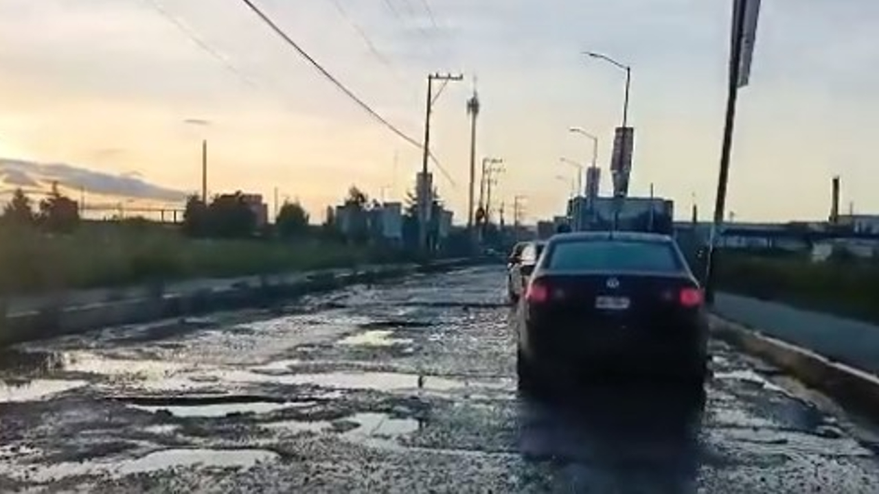 Acusan al Gobierno de Coronango de tener en un pésimo estado las calles del municipio