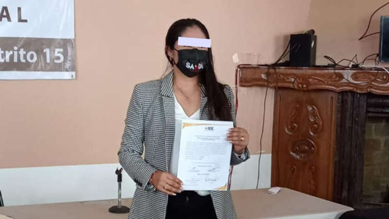 Detienen a diputada Sandra Nelly Cadena con un arsenal, tenia granadas y armas del ejercito