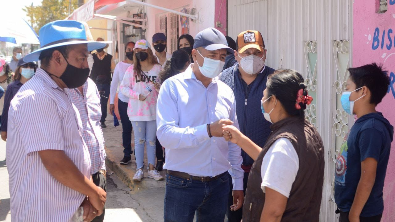 Edmundo Tlatehui recorrió las calles aledañas de la Cabecera Municipal 