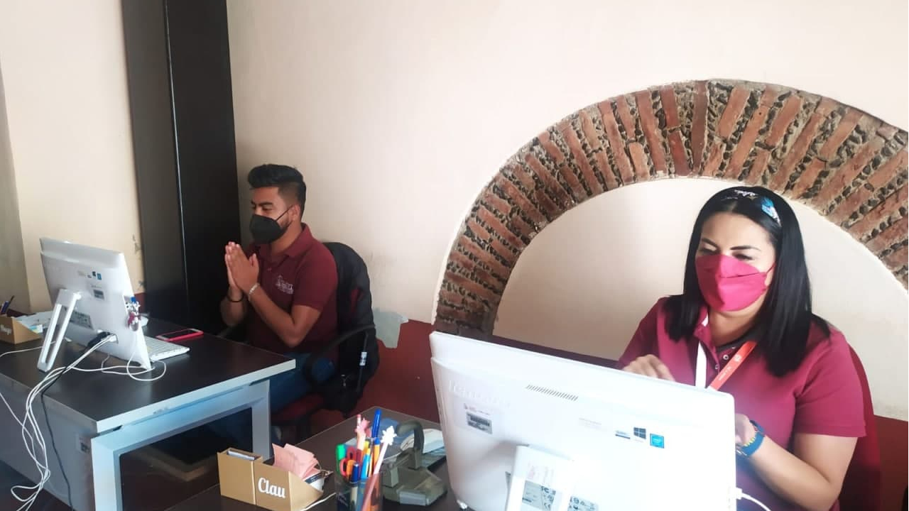 Miembros de la Dirección de Turismo de San Pedro Cholula recibieron un curso de capacitación en Lenguaje de Señas