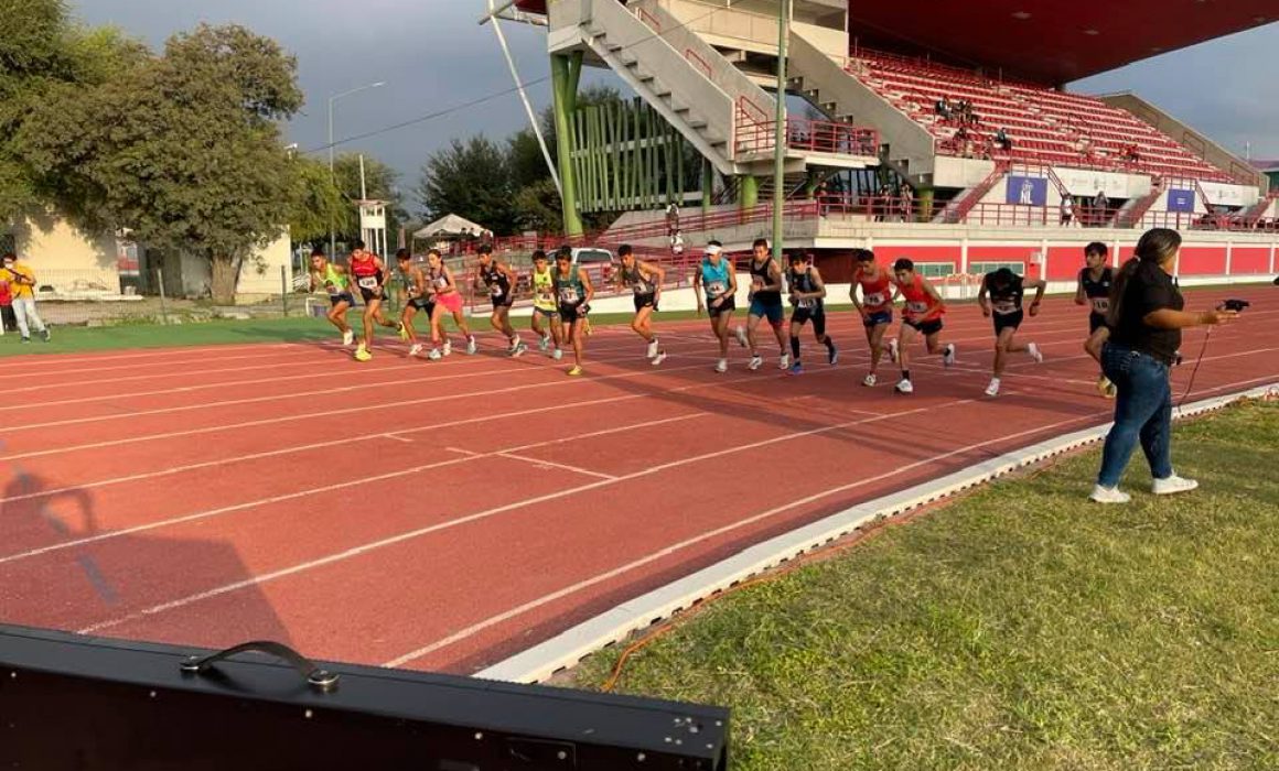 Erick Salvador dentro de los tres primeros en el control de pista y campo
