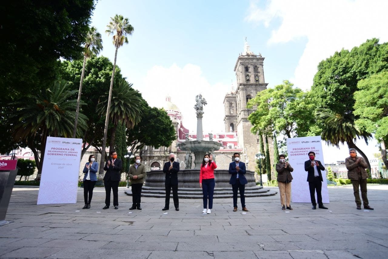 Entrega Ayuntamiento obras de remodelación del zócalo 