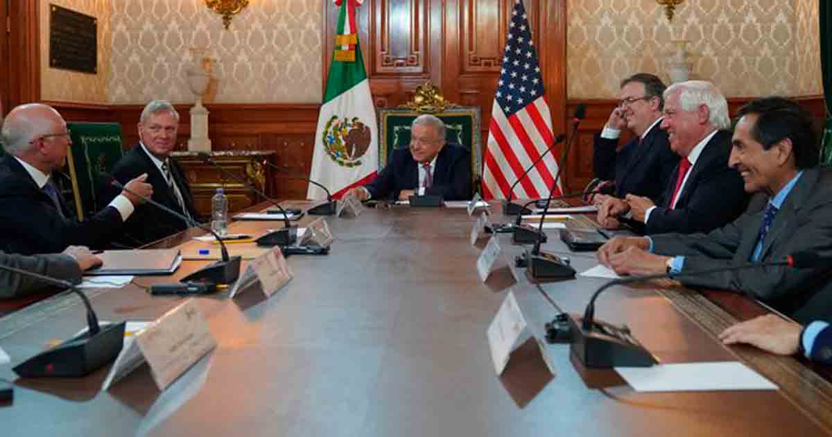 Da positivo a Covid secretario de Agricultura de EU tras reunión con AMLO