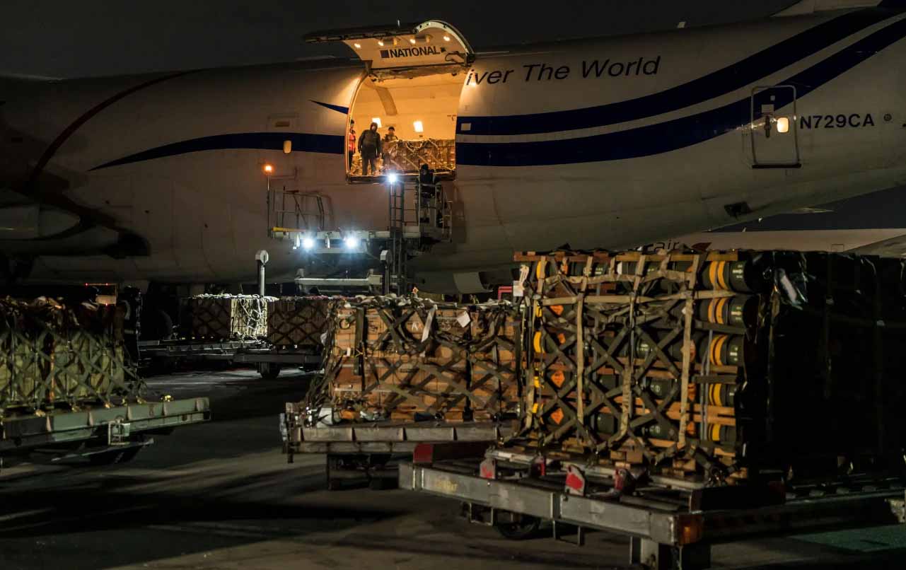 Aprueba UE ayuda de 542 millones para financiar el envío de armas a Ucrania