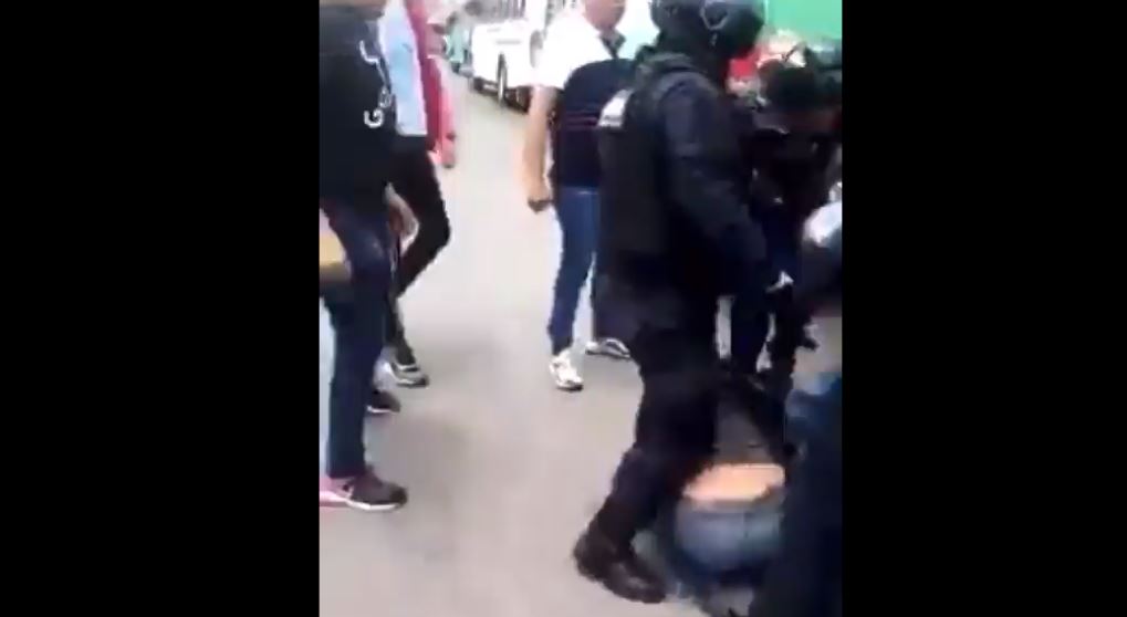 Policía de Texmelucan detiene y salva de ser linchado a un presunto ladrón