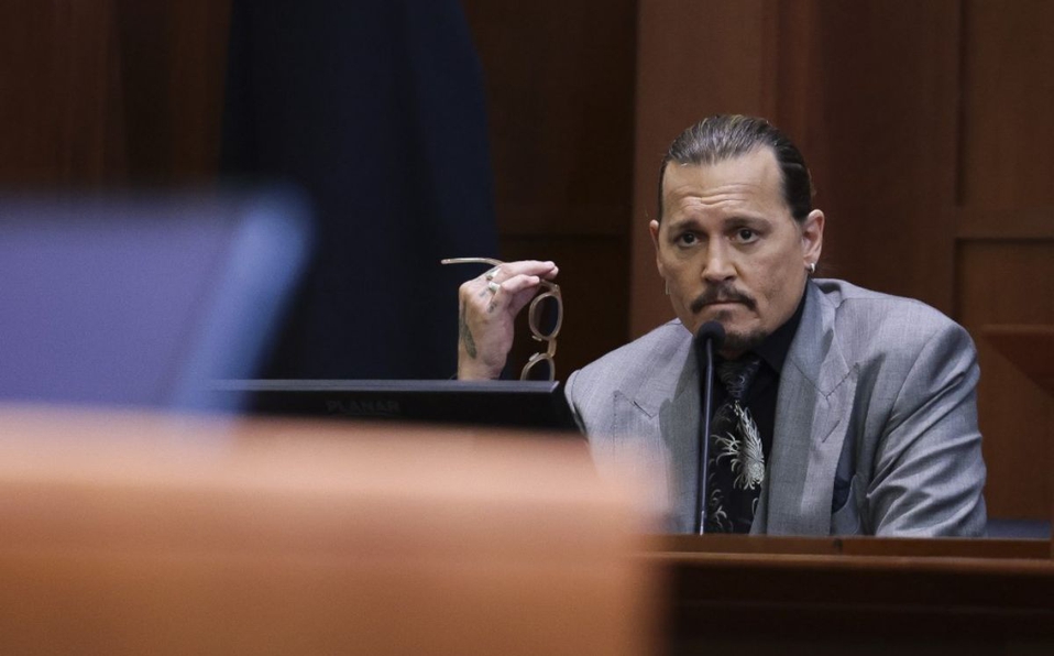 "Estaba furiosa. Estaba poseída" : relató Johnny Depp cuando Amber le lanzó la botella y le cortó un dedo