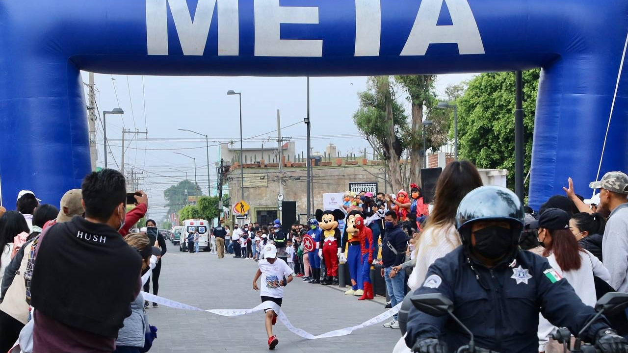 En San Andrés Cholula se efectuó una carrera recreativa en el marco del mes del niño 