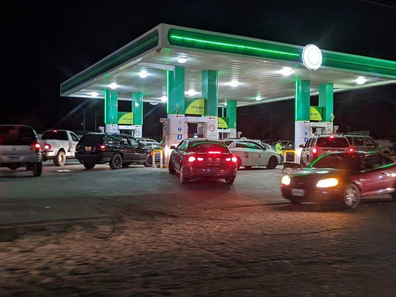 Este sábado el combustible tiene un alza de casi 4 pesos en gasolineras fronterizas