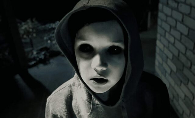 Black-eyed kids: La terrorífica leyenda de los niños de ojos negros que se aparecen a mitad de la noche