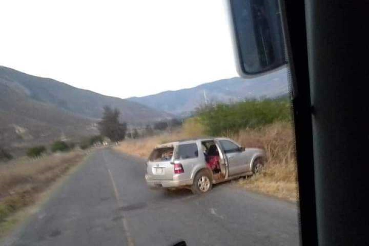 Cuatro personas fueron ejecutadas a bordo de su camioneta en la carretera Tehuacán - Orizaba