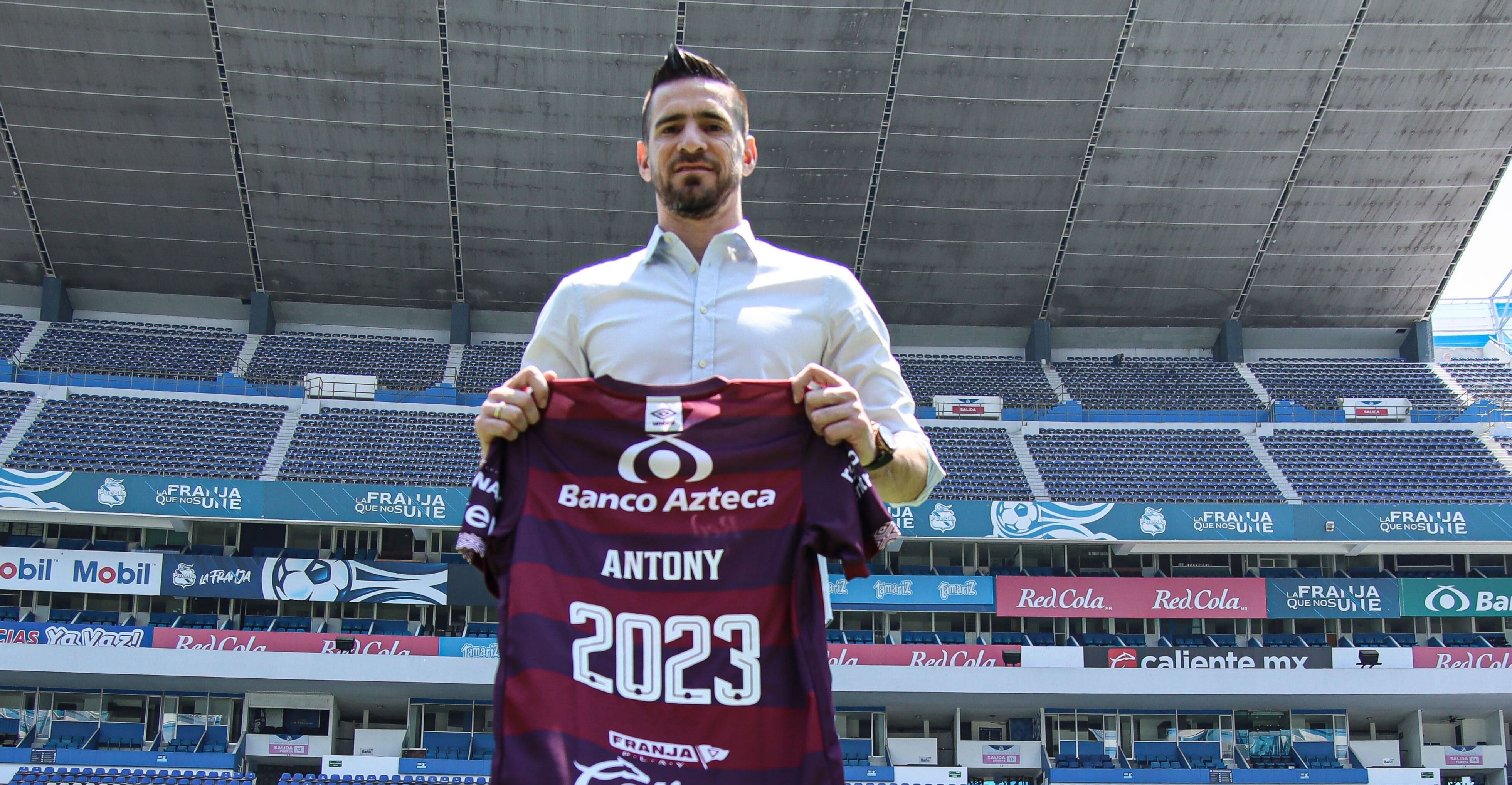 Antony Silva renueva con el Puebla hasta diciembre del 2023   