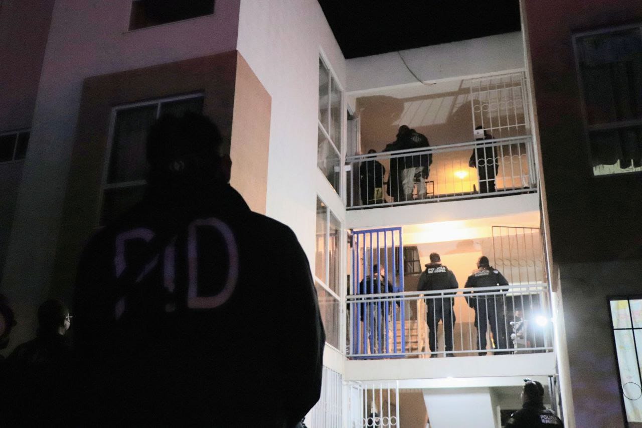 Tras localización del cuerpo de la pequeña Victoria realizan cateos en fraccionamiento donde vivía 