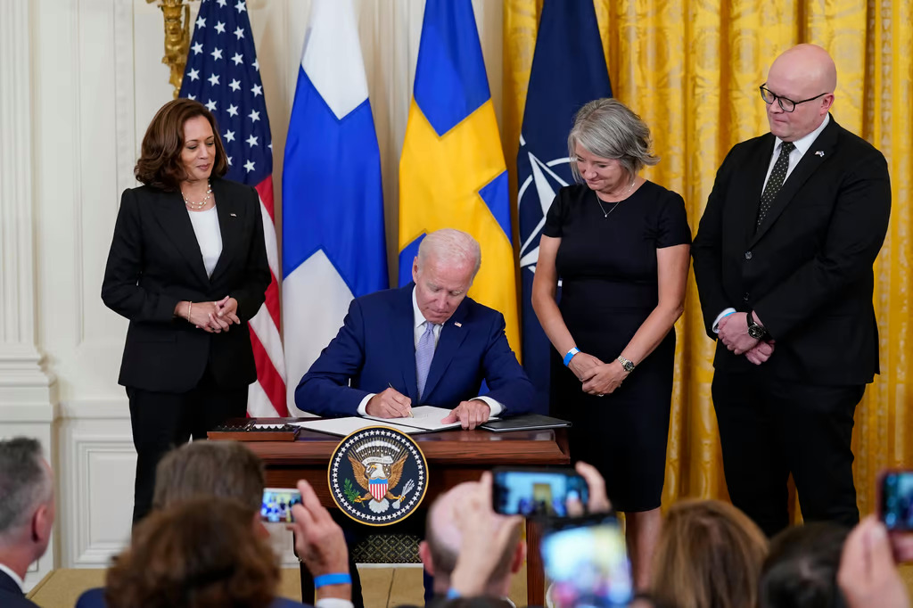 Ratifica Joe Biden la incorporación de Suecia y Finlandia a la OTAN