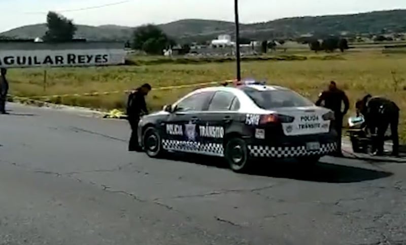 Hombre fallece tras ser arrollado en la carretera federal a Tehuacán 