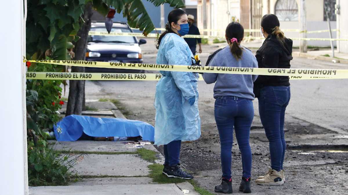 "Estaba alcoholizado": Sujeto muere tras caer de la azotea de su domicilio en la Colonia San Ramón