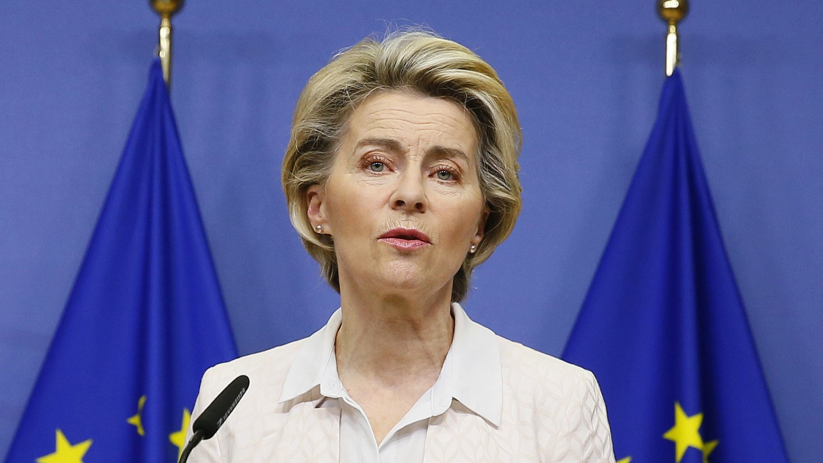 ursula von der leyen gc prize.jpg 1600x900 q85 crop subsampling 2