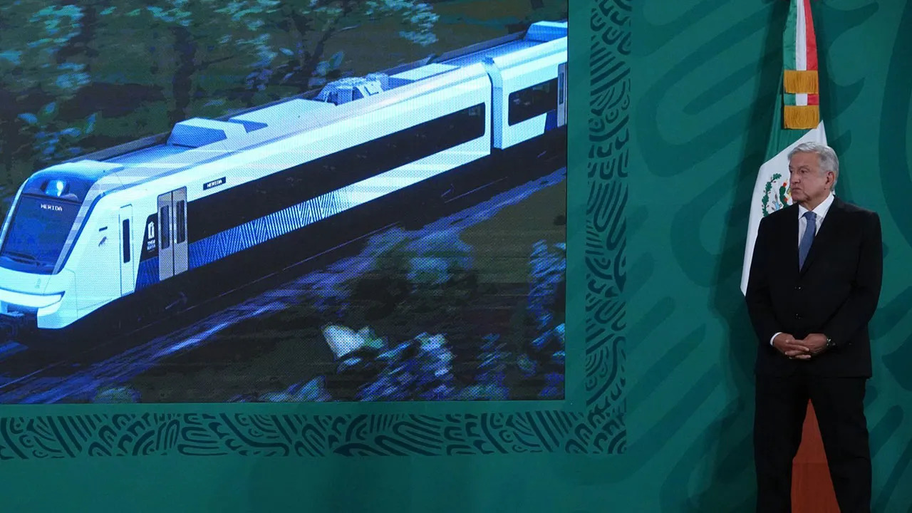 Reconoce Hacienda que sobrecostos de ‘megaobras’ de AMLO presionan finanzas de México