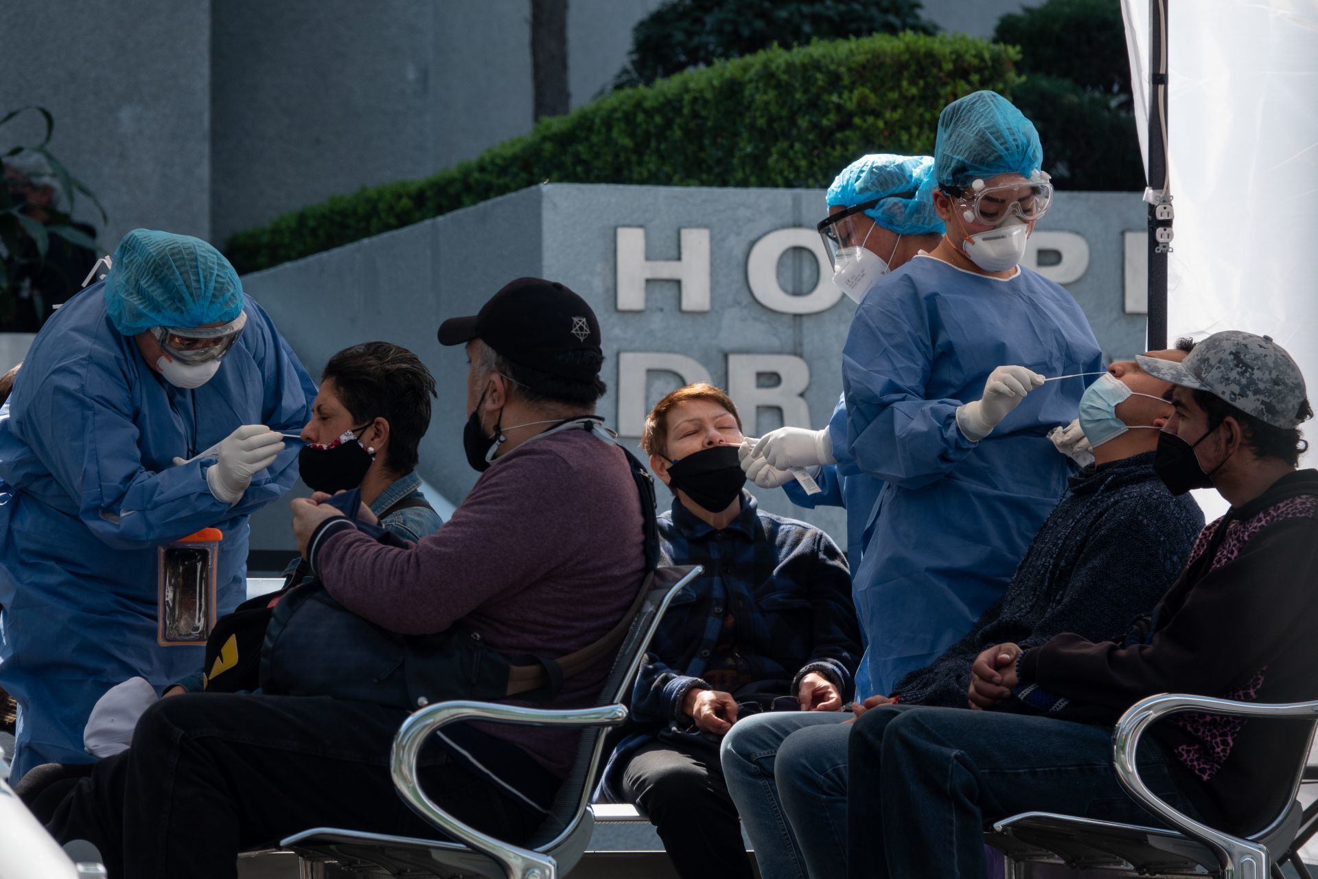 México suma en las últimas horas 2 mil 500 contagios y 22 muertes por Covid-19