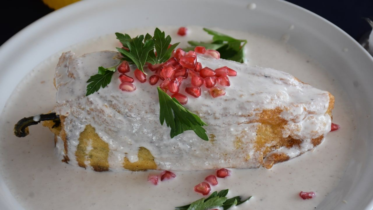 En la Feria del Chile en Nogada de San Pedro Cholula; fueron vendidos 2 mil 500 ejemplares de este platillo 