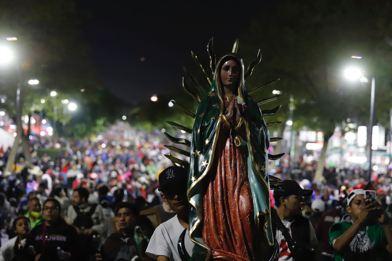 Realizan misa de las mañanitas en Basílica de Guadalupe con millones de peregrinos tras dos años de restricciones sanitarias