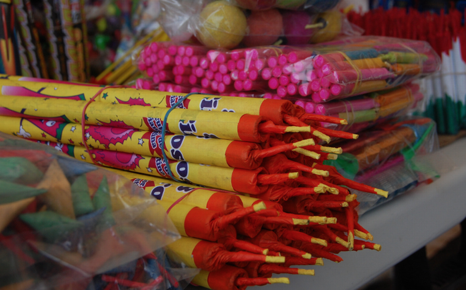 Inician operativos para decomisar pirotecnia en mercados y Centro Histórico