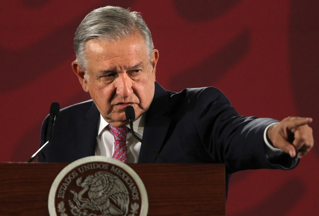 AMLO acusa a organismos de la sociedad civil de vivir del presupuesto público
