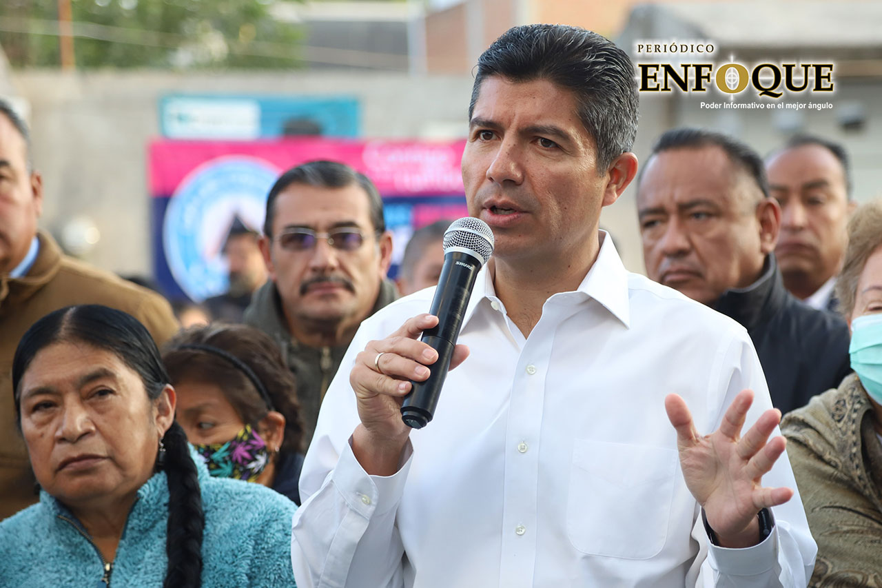 Eduardo Rivera guarda distancia en conflicto PAN-Congreso del Estado