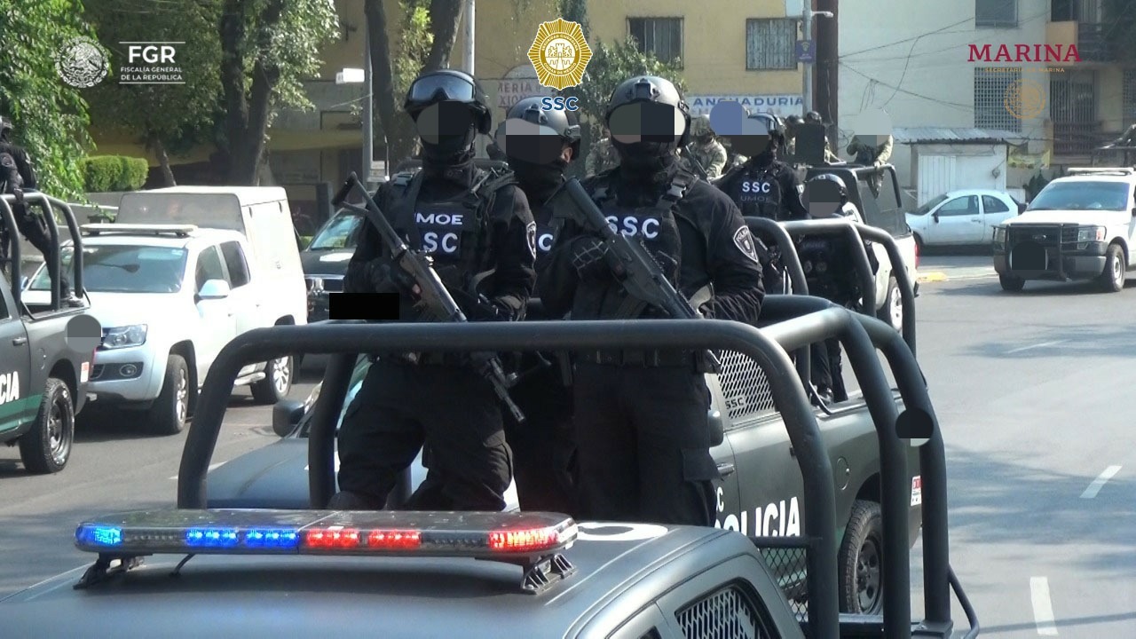 Realizan fuerte operativo en inmediaciones de la FGR por posible traslado de Antonio Oseguera