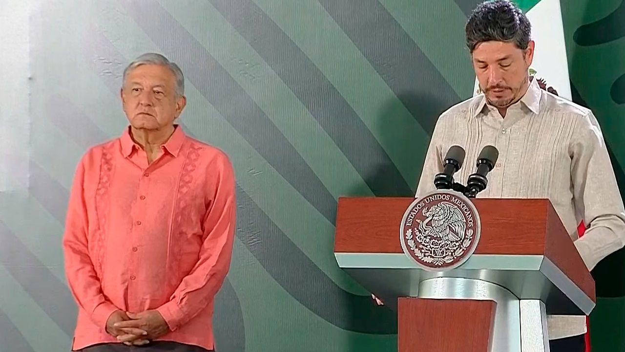 Pablo Monroy estuvo presente en la mañanera de AMLO, quien destacó su labor en Perú como embajador