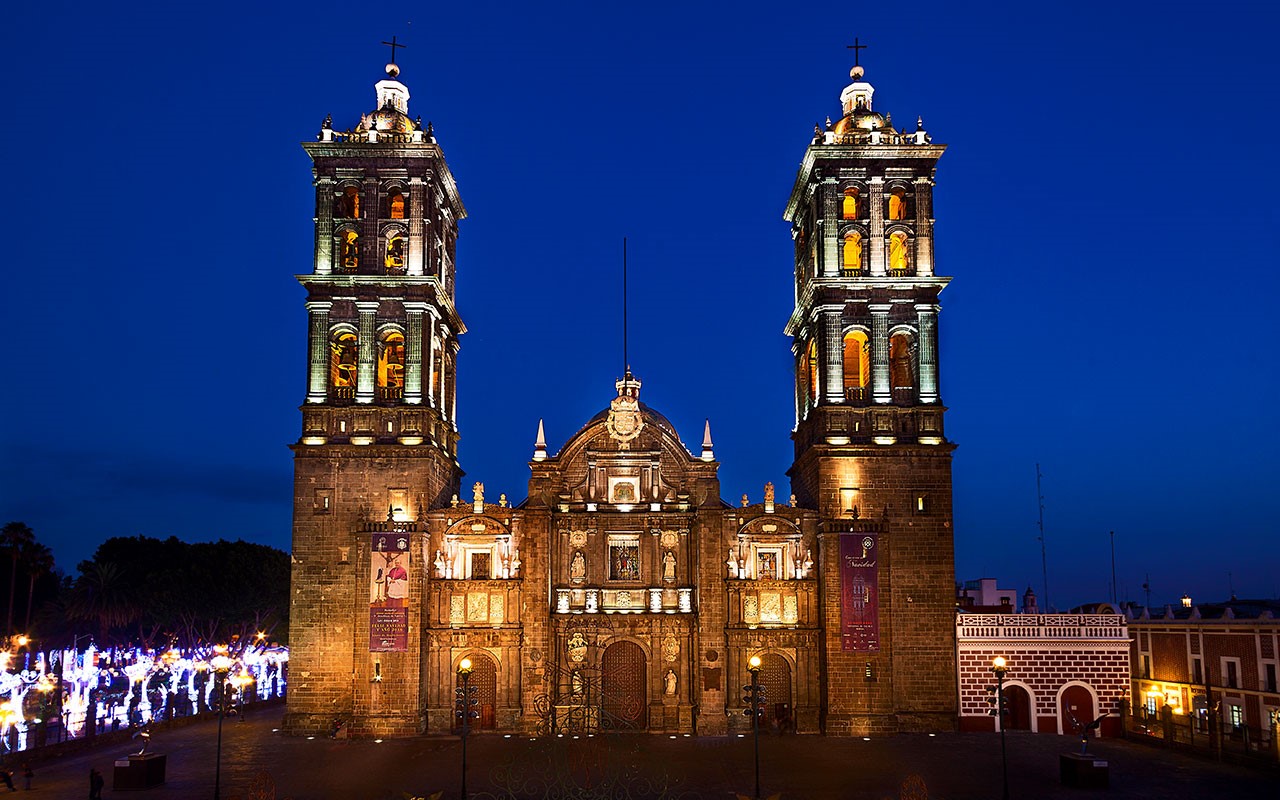 Ayuntamiento de Puebla emite licitación para mantenimiento de la Catedral