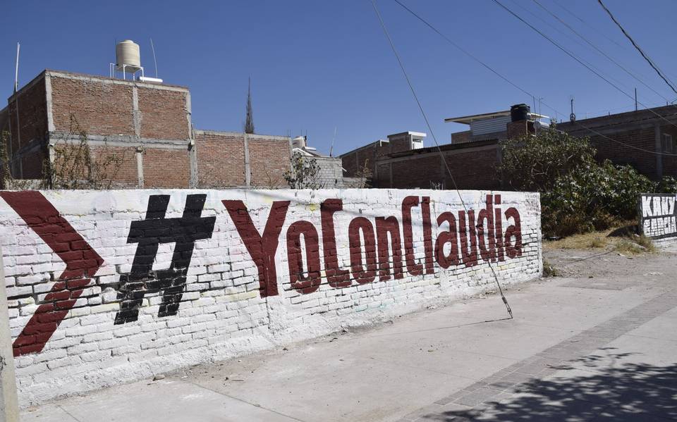 INE ordena a Sheinbaum frenar campañas en bardas que impulsan su candidatura 